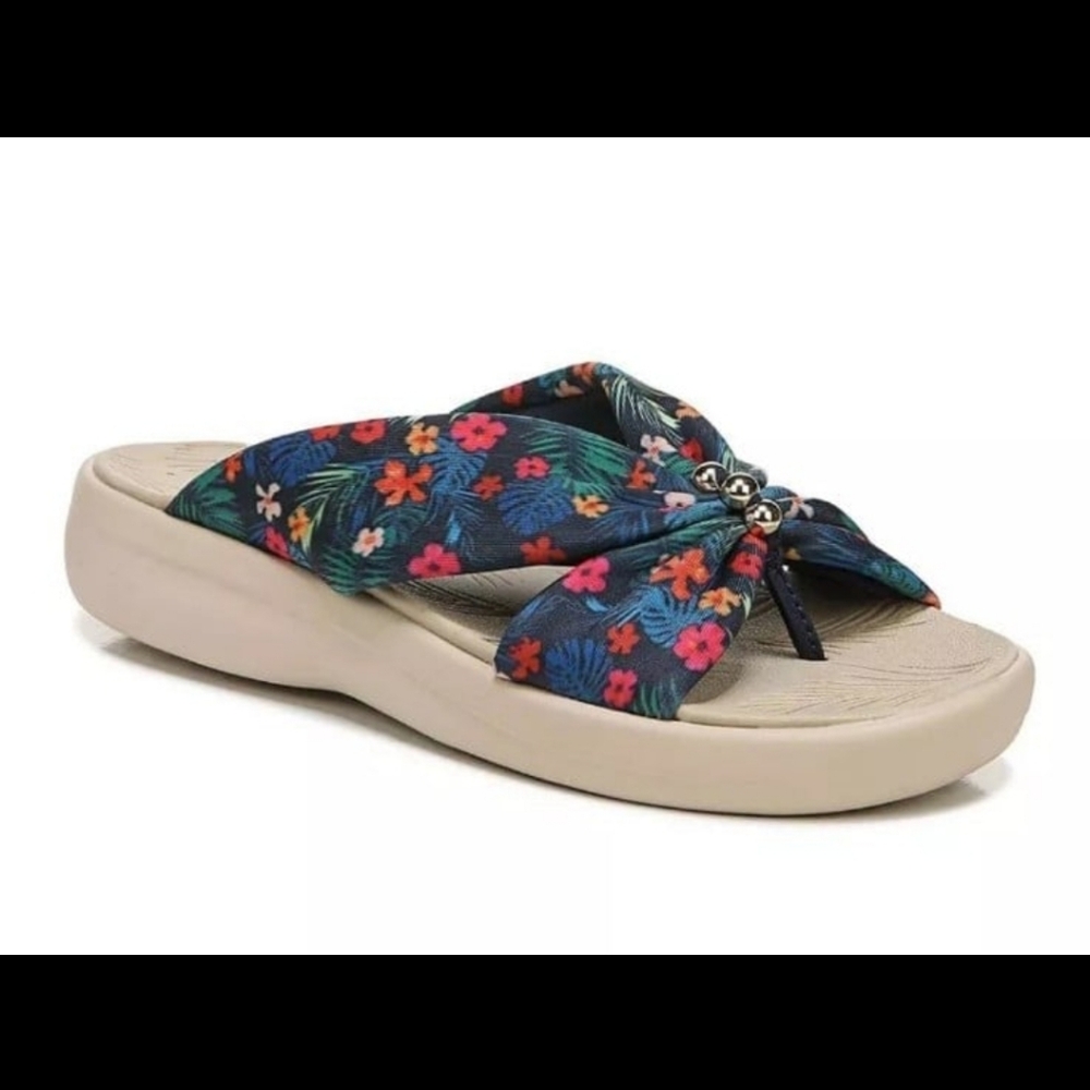 Bzees Womens Promise Wedge Thong Slide Sandals